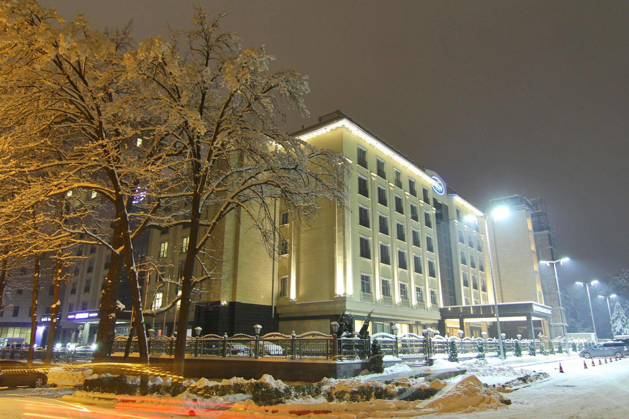 Orion Hotel Bischkek Exterior foto